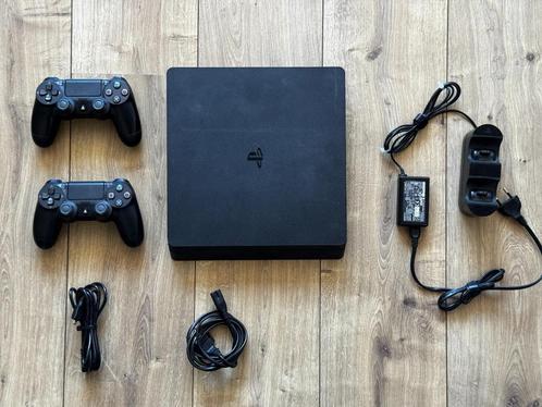PS4 met account (10+ games) + 2 controllers + oplader, Spelcomputers en Games, Spelcomputers | Sony PlayStation 4, Zo goed als nieuw