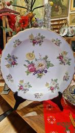 Gouda Plateel Wandbord met Bloemmotief, Ophalen of Verzenden