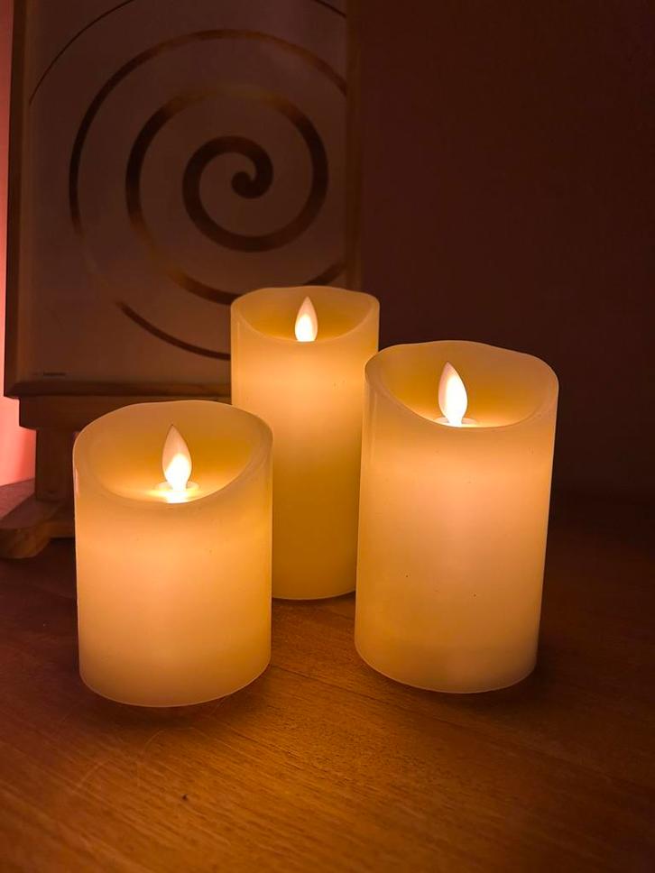 KENN ledkaarsen 3 stuks, Huis en Inrichting, Woonaccessoires | Kandelaars en Kaarsen, Zo goed als nieuw, Minder dan 25 cm, Overige materialen
