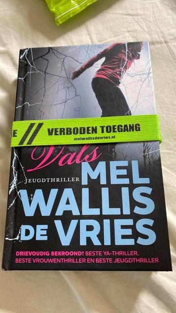 Mel Wallis de Vries boek vals met handtekening beschikbaar voor biedingen