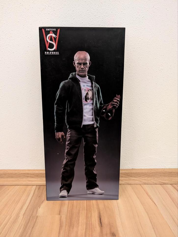 Swtoys Wade "Deadpool" Wilson 1/6, Verzamelen, Film en Tv, Zo goed als nieuw, Film, Beeldje, Replica of Model, Ophalen of Verzenden
