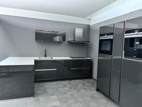 Prachtige keuken met Siemens kan ook rechte opstelling., Huis en Inrichting, Keuken | Complete keukens, Zo goed als nieuw, Enkelwandige keuken