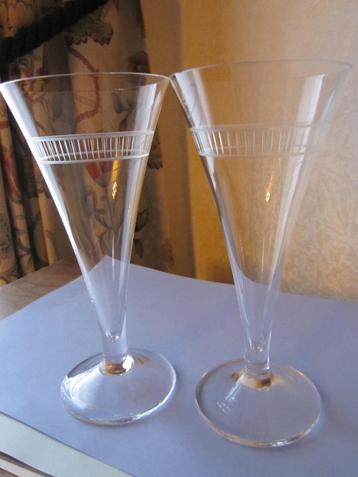 Drie mooie antieke kristal trumpet champagne flutes  beschikbaar voor biedingen