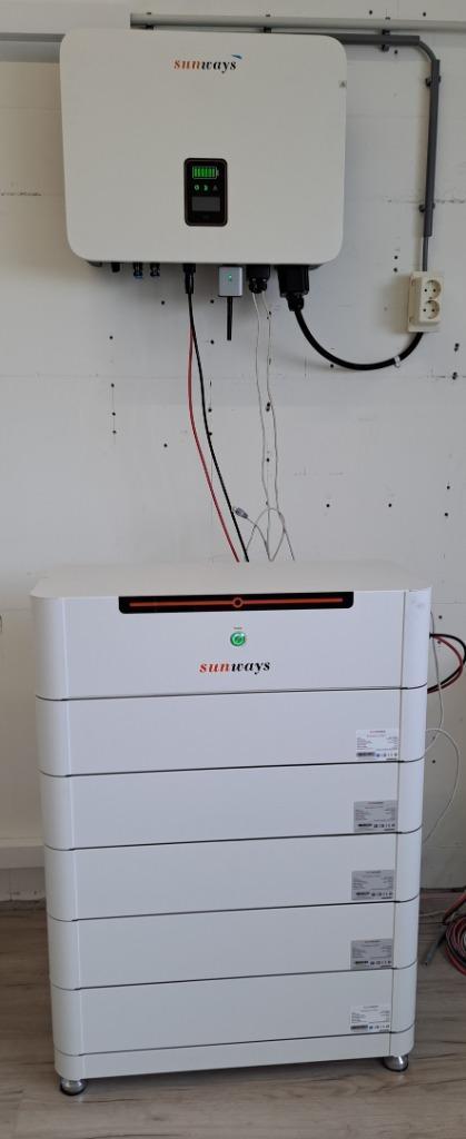 Thuisbatterij 15,36 kWh met 3 fase 5kW omvormer, Doe-het-zelf en Verbouw, Elektra en Kabels, Gebruikt, Overige typen, Ophalen