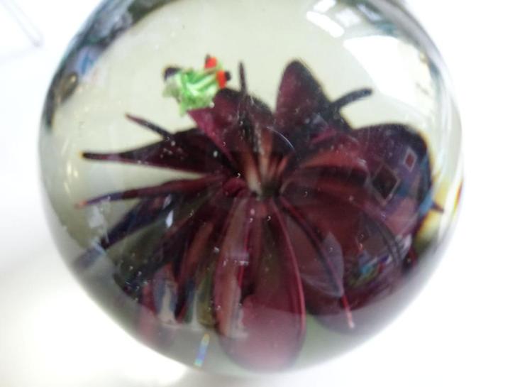 Art Blowing Paperweight Lamworkflower with insect, Antiek en Kunst, Antiek | Glas en Kristal, Ophalen of Verzenden