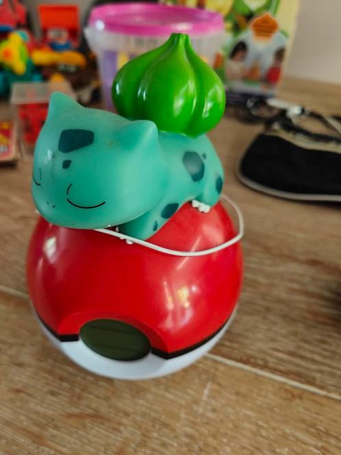 Pokémon wekker radio, Bulbasaur. Pokéball., Witgoed en Apparatuur, Wekkers, Zo goed als nieuw, Ophalen of Verzenden