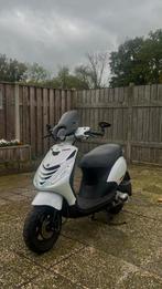 Piaggio Zip 50cc 4T, Fietsen en Brommers, Scooters | Piaggio, Ophalen, Maximaal 45 km/u, Zip, Zo goed als nieuw