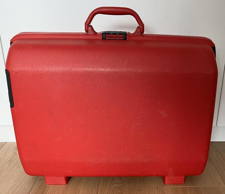 Koffer Samsonite - middelmaat - Rood - 49 liter (2x), Sieraden, Tassen en Uiterlijk, Koffers, Gebruikt, Hard kunststof, 50 tot 60 cm