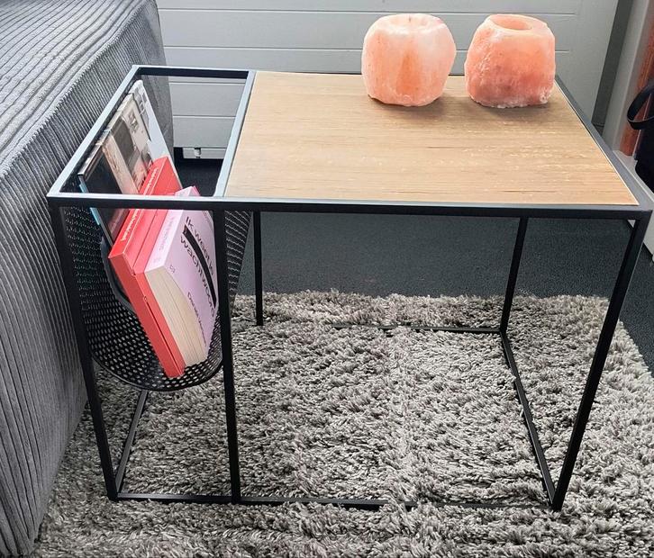 Bijzettafeltje met tijdschriften houder, Huis en Inrichting, Bureaus, Zo goed als nieuw, Ophalen of Verzenden