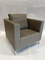 Taupe kleurige fauteuil showmodel, Huis en Inrichting, Fauteuils, Ophalen of Verzenden, Zo goed als nieuw