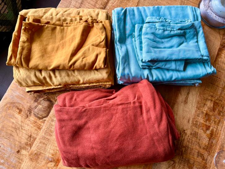 Hoeslaken en twee dekbedovertrekken nieuw, Huis en Inrichting, Slaapkamer | Beddengoed, Nieuw, Dekbedovertrek, Tweepersoons, Overige kleuren