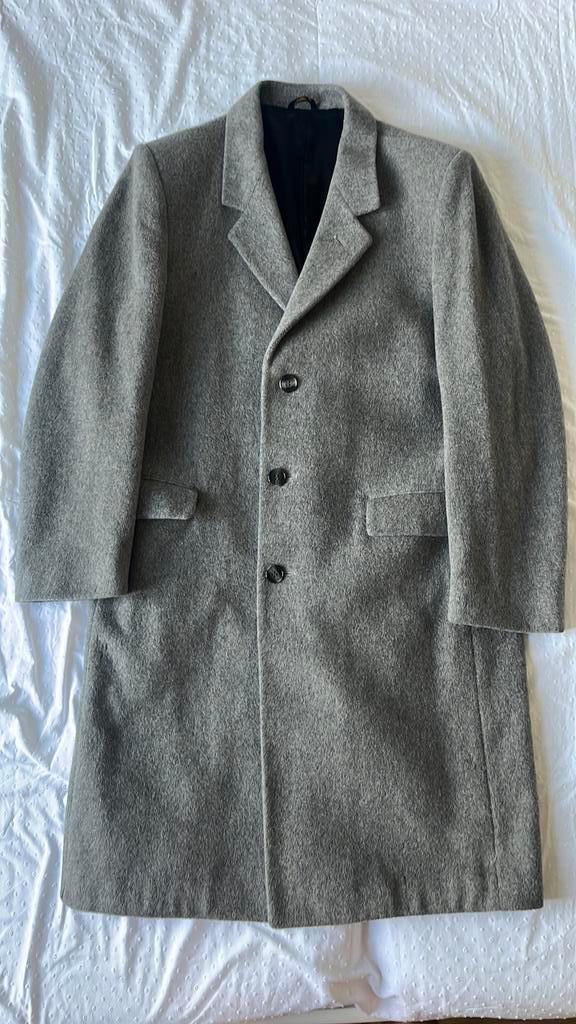 Prachtige wollen lichtgrijze lange jas, Kleding | Heren, Kostuums en Colberts, Gedragen, Maat 52/54 (L), Grijs, Ophalen of Verzenden