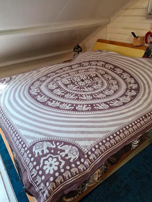 India grote sprei / kleed  mt 212 cm x 200 cm, Huis en Inrichting, Slaapkamer | Beddengoed, Gebruikt, Overige typen, Tweepersoons