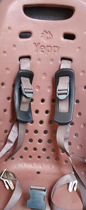 Thule Yepp Maxi Fietsstoeltje + Adapter beschikbaar voor biedingen