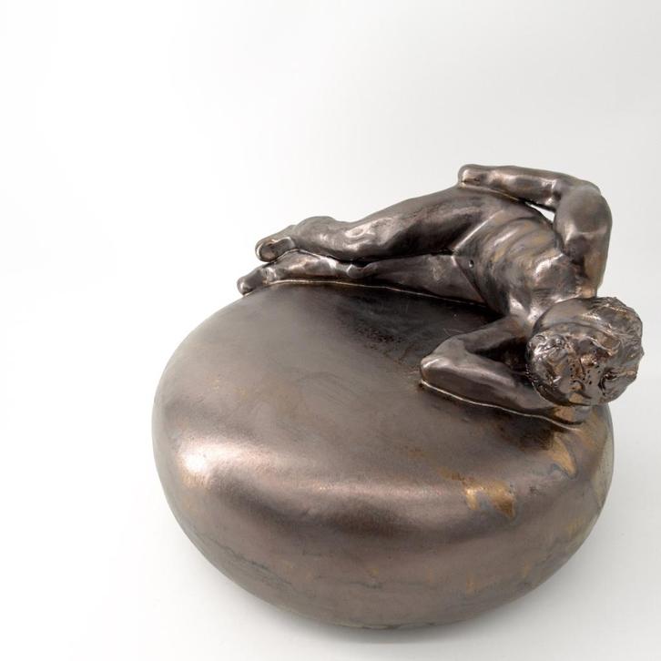 Beeld "Adonis" van handgemaakt keramiek, Antiek en Kunst, Kunst | Designobjecten, Ophalen of Verzenden