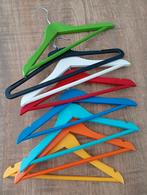 Kleurrijke Kledinghangers - Set, Ophalen, Gebruikt, Hout, Kinderen en Volwassenen