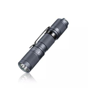 Lumintop TOOL AA zaklamp groen. beschikbaar voor biedingen