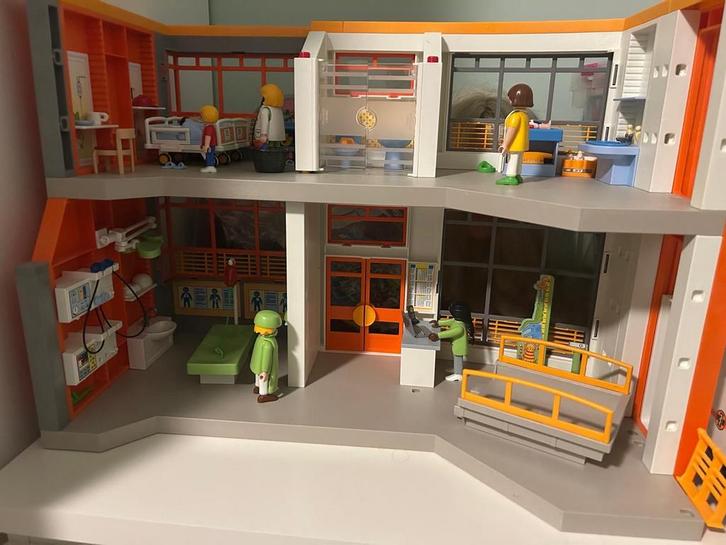 Playmobile Ziekenhuis en 2 extra ziekhuis setjes, Kinderen en Baby's, Speelgoed | Playmobil, Zo goed als nieuw, Complete set, Ophalen