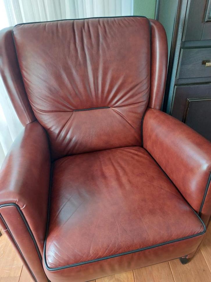 Keurige lederen stoel, Huis en Inrichting, Fauteuils, Zo goed als nieuw, 50 tot 75 cm, 75 tot 100 cm, Ophalen of Verzenden
