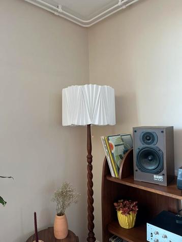 Lampenkap beschikbaar voor biedingen