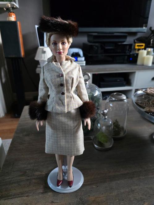 Franklin Mint Grace Kelly vinyl doll, Verzamelen, Poppen, Zo goed als nieuw, Pop, Ophalen of Verzenden