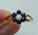 Vintage 9 kt gouden rozet ring: opaal + 6 x saffier. 1982, Ophalen of Verzenden, Goud, Ring, Met edelsteen
