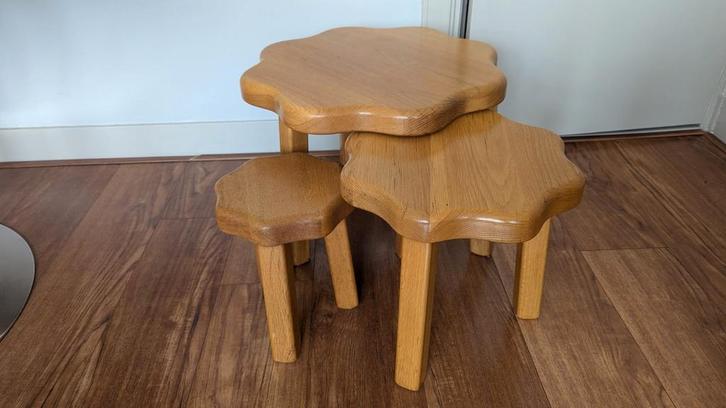 Brutalist Vintage Bijzettafel Set, Huis en Inrichting, Stoelen, Hout, Bruin, Ophalen