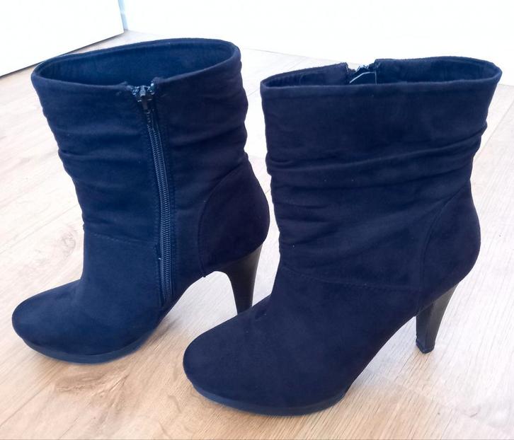 Zwarte enkellaarsjes 2-Bizzy Bristol maat 38, Kleding | Dames, Schoenen, Zo goed als nieuw, Lage of Enkellaarzen, Zwart, Ophalen of Verzenden