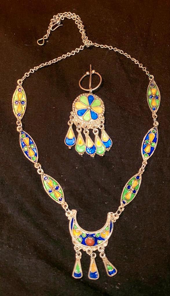 Mooie set Berber fibula + ketting emaille Marokko, Sieraden, Tassen en Uiterlijk, Antieke sieraden, Ketting, Zilver, Ophalen of Verzenden