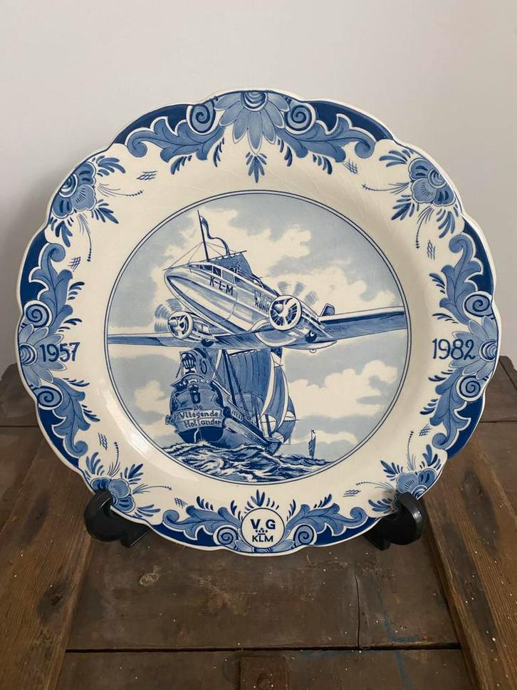 Delfts Blauw Bord KLM Vliegtuig en Zeilschip, Antiek en Kunst, Antiek | Wandborden en Tegels, Ophalen of Verzenden