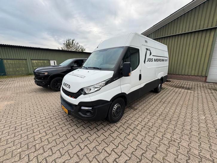 Iveco Daily 35S15 2.3D 107KW 2015 Wit, Auto's, Bestelauto's, Bedrijf, ABS, Airbags, Airconditioning, Boordcomputer, Centrale vergrendeling