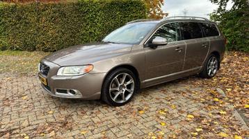 Volvo V70 T4 LE – zeer rijk uitgerust en dealer onderhouden beschikbaar voor biedingen