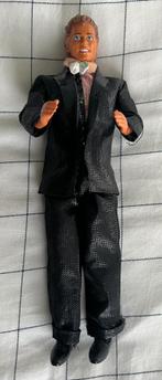 KEN met 2 extra kleding sets, Kinderen en Baby's, Speelgoed | Poppen, Ophalen of Verzenden, Zo goed als nieuw, Barbie
