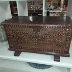 Antieke oosterse huwelijks kist met decoratief inlegwerk, Ophalen