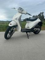 Piaggio scooter 50cc, Fietsen en Brommers, Scooters | Piaggio, Ophalen, Overige modellen, Maximaal 45 km/u, Zo goed als nieuw