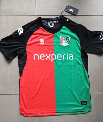 NEC Nijmegen jubilleumshirt RUILEN tegen thuisshirt  beschikbaar voor biedingen