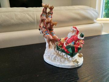 Kerstman met arrenslee  beschikbaar voor biedingen