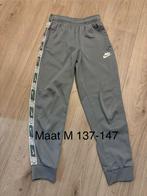 Nike broek maat M (137-147), Kinderen en Baby's, Kinderkleding | Maat 140, Broek, Gebruikt, Jongen of Meisje, Ophalen of Verzenden