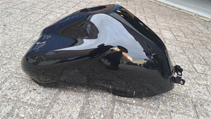 Yamaha 17 FZ6 benzinetank met repareerbare schade, Motoren, Onderdelen | Yamaha, Gebruikt, Ophalen of Verzenden