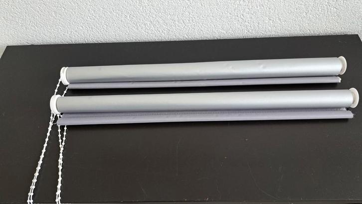 2 rolgordijnen verduisterend, Huis en Inrichting, Stoffering | Gordijnen en Lamellen, Zo goed als nieuw, 100 tot 150 cm, 50 tot 100 cm