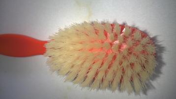 Zeer zachte baby borstel beschikbaar voor biedingen