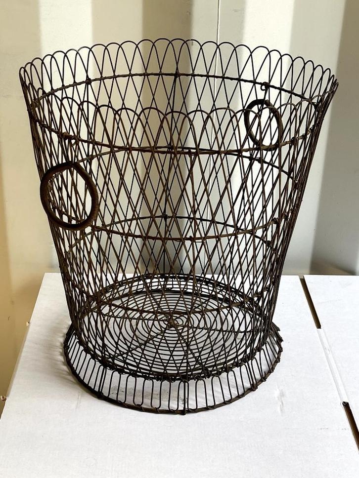 Antieke Franse ijzeren draadmand – rustiek en decoratief, Antiek en Kunst, Curiosa en Brocante, Ophalen of Verzenden