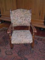 Oud Hollandse eiken stoffen leunstoel met leeuwenkoppen, Antiek en Kunst, Antiek | Meubels | Stoelen en Banken, Ophalen