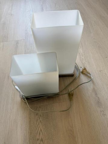 2 rechthoekige lampen beschikbaar voor biedingen