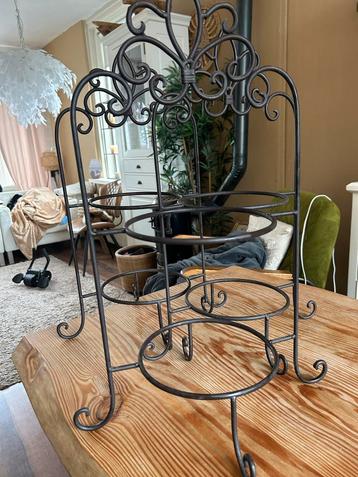 Etagère voor High Tea beschikbaar voor biedingen