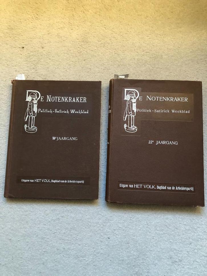 1922, 1928. Complete jaargangen De Notenkraker. Uitg. van, Antiek en Kunst, Antiek | Boeken en Bijbels, Ophalen of Verzenden