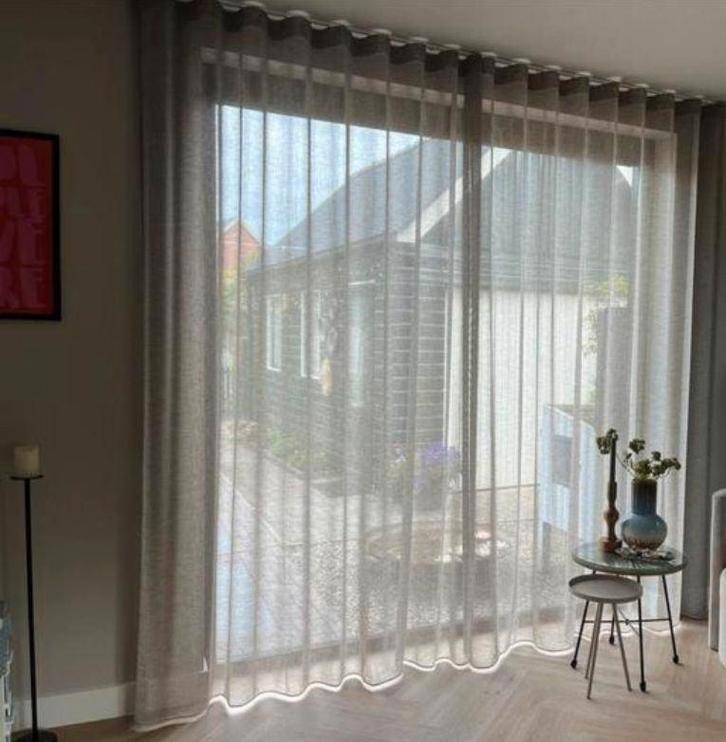 Inbetween gordijnen grijs - taupe wave257x260  Hotel Chique, Huis en Inrichting, Stoffering | Gordijnen en Lamellen, Nieuw, 200 cm of meer