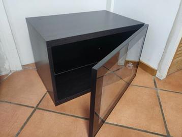 Ikea kastje Besta + Glassvik deurtje 35 + glasplaat beschikbaar voor biedingen