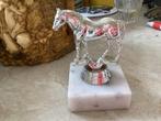 Paard .. hoog 8.5 cm, Verzamelen, Beelden en Beeldjes, Ophalen of Verzenden