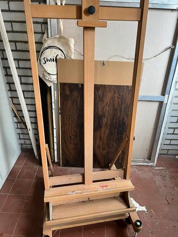 Schildersezel hout beschikbaar voor biedingen